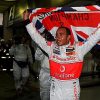 8971 Чемпион мира Формулы Один 2008 и 2014 годов - гонщик Льюис Гамильтон.