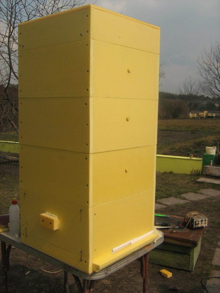 Двухкорпусные конструкции пчелиных ульев