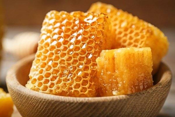 Пчелиные соты: польза и вред