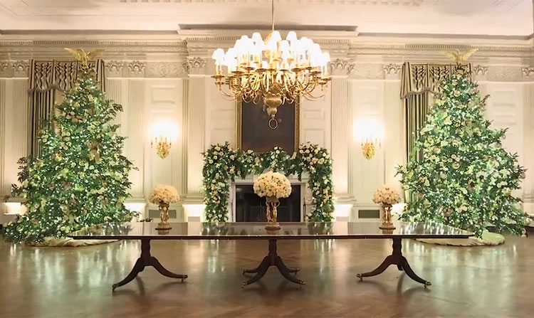 Мелания Трамп показала, как украсила Белый дом к Рождеству с помощью волонтеров со всей Америки