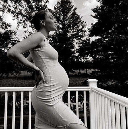 В компании Зейна Малика: Джиджи Хадид показала фотографии, сделанные во время беременности