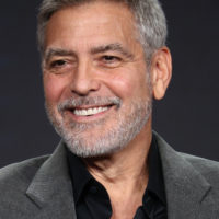 41300 Стоит ли идти по стопам Джорджа Клуни: чем может обернуться самостоятельная стрижка волос