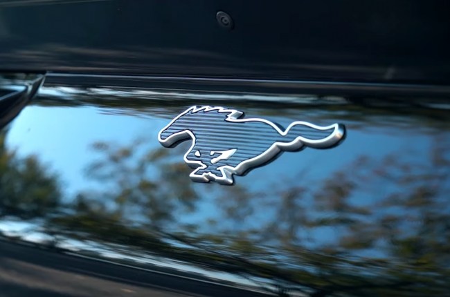 Ford Mustang Mach-E логотип