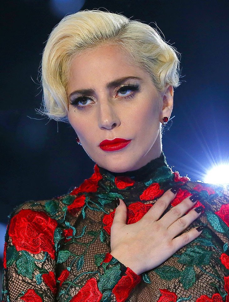 Известная певица Леди Гага оскорбила россиян прямо со сцены