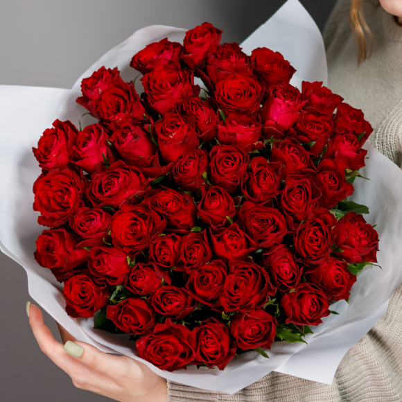 Пять причин подарить любимой женщине букет роз на 8 марта