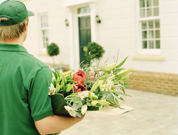 Цветы с доставкой – преимущества и особенности услуги
