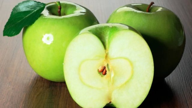 У яблок «Грэнни Смит» мякоть может уклоняться в зеленоватые оттенки